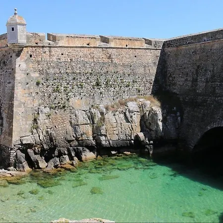 Jusqu'a 6 Personnes Sur La Presqu'ile De Surf Portugal Peniche