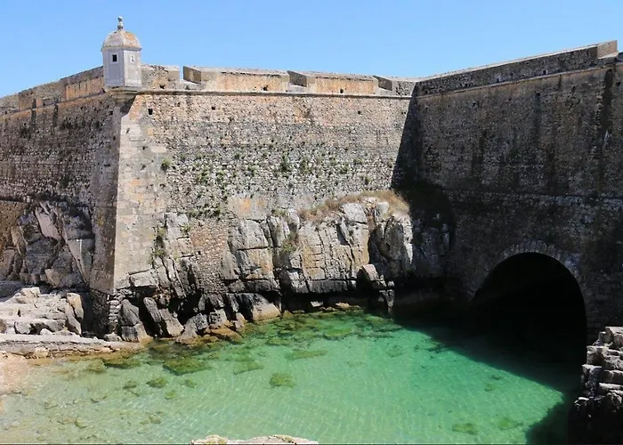 Jusqu'a 6 Personnes Sur La Presqu'ile De Surf Portugal Peniche